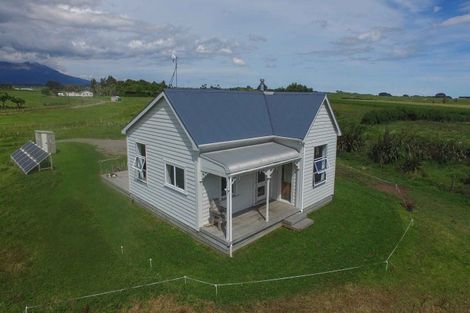 Photo of property in 210 Mirikau Road, Warea, New Plymouth, 4381