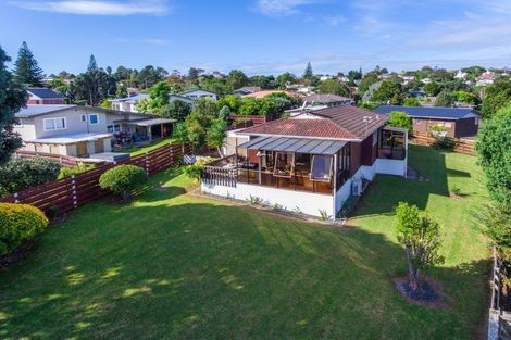 Photo of property in 44 Cardiff Road, Pakuranga, Auckland, 2010