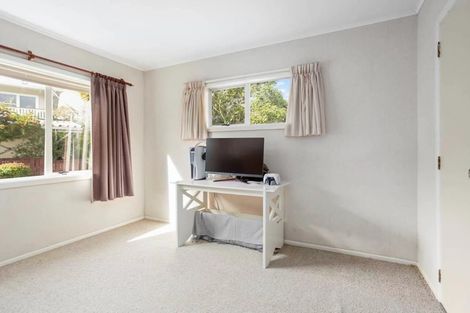 Photo of property in 2 Orsova Place, Lynfield, Auckland, 1042