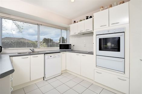 Photo of property in 22 Suncrest Drive, West Harbour, Auckland, 0618