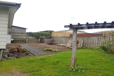 Photo of property in 2/20 Kamara Road, Glen Eden, Auckland, 0602