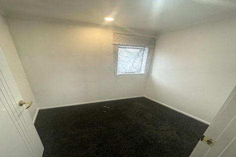 Photo of property in 1/4214a Great North Road, Glendene, Auckland, 0602