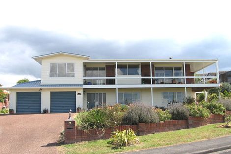 Photo of property in 2 Parkside Road, West Harbour, Auckland, 0618