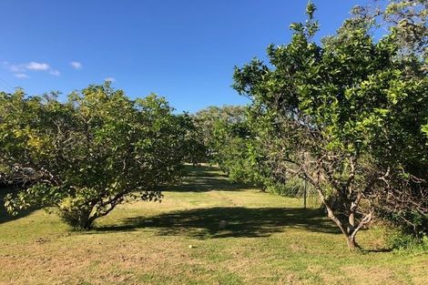 Photo of property in 65 Howard Road, Orere Point, Papakura, 2585