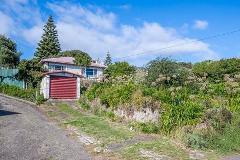 Photo of property in 104 Wellington Road, Paekakariki, 5034