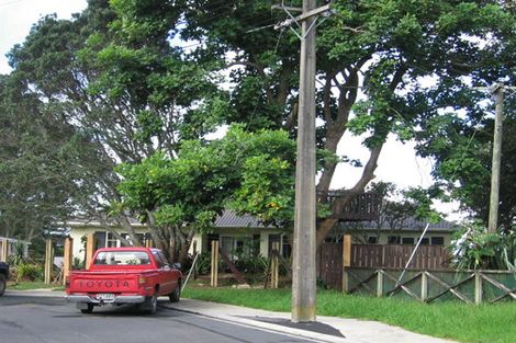 Photo of property in 77 Minnehaha Avenue, Titirangi, Auckland, 0604