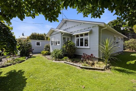 Photo of property in 105 Fulford Street, New Plymouth, 4310