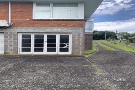 Photo of property in 3/7 Roberts Avenue, Bayswater, Auckland, 0622