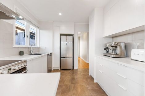 Photo of property in 1/58 Corunna Road, Milford, Auckland, 0620