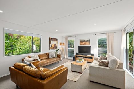 Photo of property in 12 Riverside Drive, Point Wells, 0986