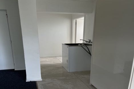 Photo of property in 11 Ian Place, Glendene, Auckland, 0602