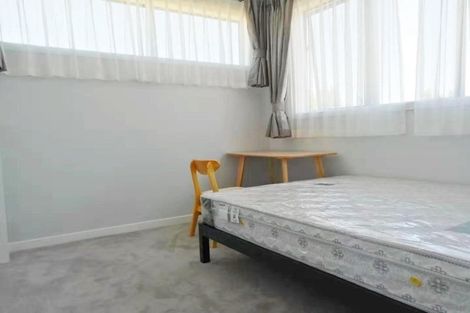 Photo of property in 6 Newport Place, Forrest Hill, Auckland, 0620