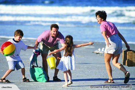 Photo of property in 52 Carlisle Road, Browns Bay, Auckland, 0630