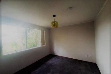 Photo of property in 19 Stallard Place, Glen Eden, Auckland, 0602