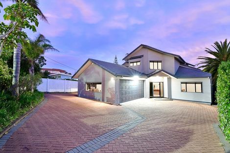 Photo of property in 979 Whangaparaoa Road, Tindalls Beach, Whangaparaoa, 0930