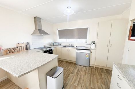 Photo of property in 34 James Street, Dannevirke, 4930