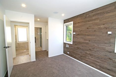 Photo of property in 5 Waterloo Place, Westown, New Plymouth, 4310