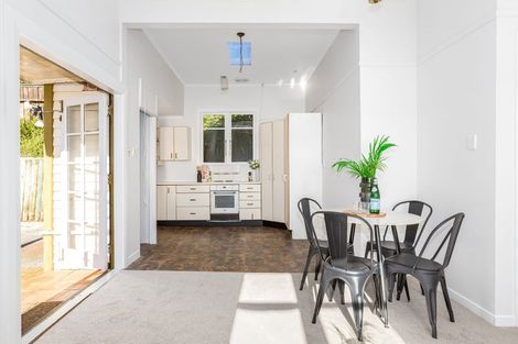 Photo of property in 61 Severn Street, Island Bay, Wellington, 6023