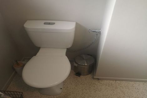 Photo of property in 10 Middlesex Place, Northland, Wellington, 6012