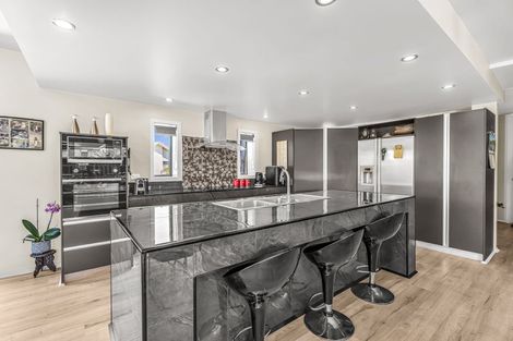 Photo of property in 7 Mermaid Place, Whitianga, 3510