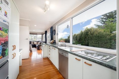 Photo of property in 1/90 Bradbury Road, Botany Downs, Auckland, 2010