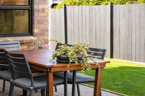 Photo of property in 67 Bowen Street, Cambridge, 3434