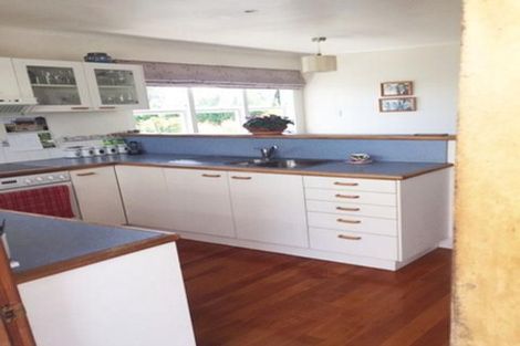 Photo of property in 158 Edmonton Road, Te Atatu South, Auckland, 0610