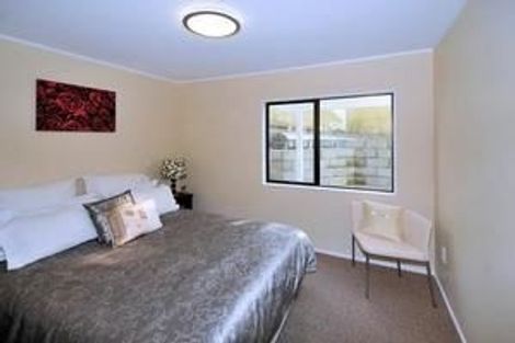 Photo of property in 9 Wilmington Place, Forrest Hill, Auckland, 0620