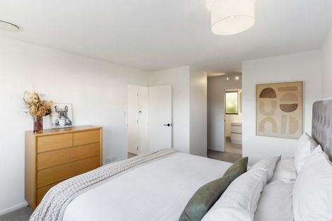 Photo of property in 2/34 Selwyn Crescent, Forrest Hill, Auckland, 0620