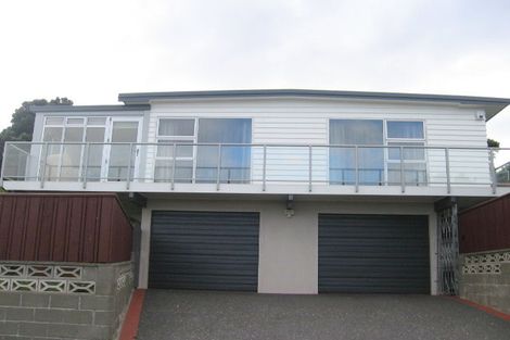 Photo of property in 7 Akaroa Drive, Maupuia, Wellington, 6022