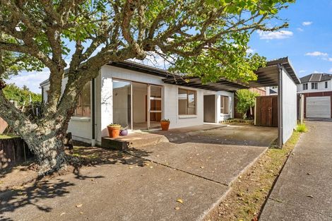 Photo of property in 6 Quo Vadis Place, Red Beach, 0932