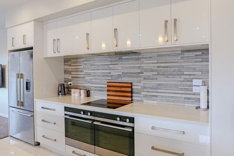 Photo of property in 15 Cyprus Place, Fitzherbert, Palmerston North, 4410