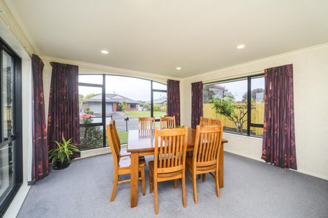 Photo of property in 20 Boston Parade, Kelvin Grove, Palmerston North, 4414