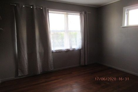 Photo of property in 63 Hepburn Road, Glendene, Auckland, 0602