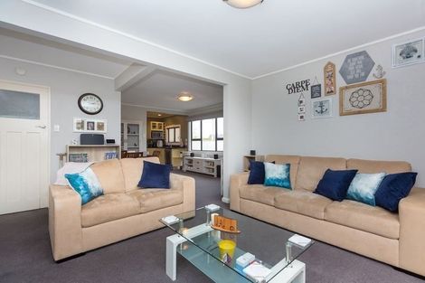 Photo of property in 51 Upjohn Street, Brooklands, New Plymouth, 4310