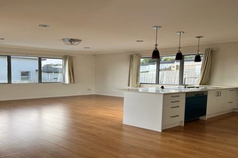 Photo of property in 10 Bridget Court, Red Beach, 0932