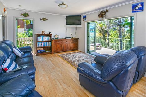 Photo of property in 2445 Wyuna Bay Road, Wyuna Bay, Coromandel, 3581