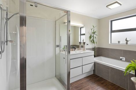 Photo of property in 184 High Street, Oxford, 7430