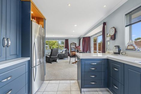 Photo of property in 3 Mahoe Street, Strandon, New Plymouth, 4312