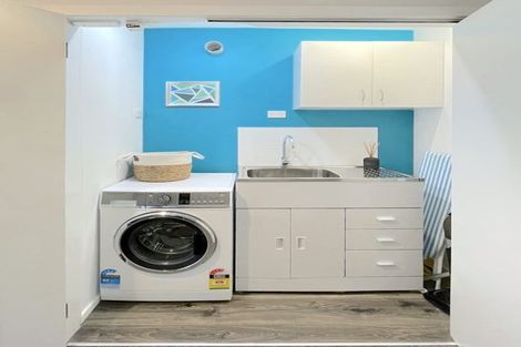 Photo of property in 10 Warren Crescent, Hillmorton, Christchurch, 8025