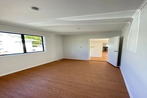 Photo of property in 16 Savoy Road, Glen Eden, Auckland, 0602