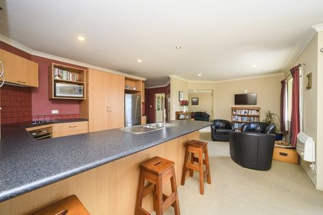 Photo of property in 53 Pacific Drive, Fitzherbert, Palmerston North, 4410