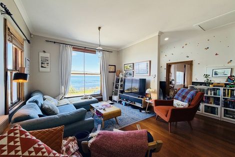 Photo of property in 285 Karaka Bay Road, Karaka Bays, Wellington, 6022