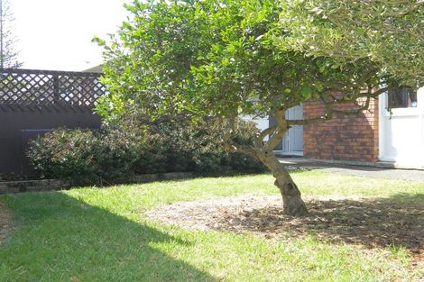 Photo of property in 1/43 Dale Crescent, Pakuranga, Auckland, 2010