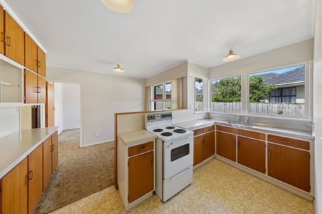 Photo of property in 2/55 Orams Road, Hillpark, Auckland, 2102