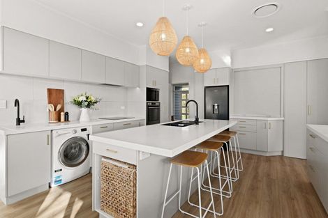 Photo of property in 21 Busby Hill, Havelock North, 4130