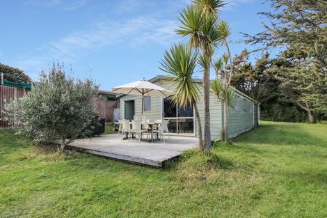 Photo of property in 110 Park Avenue, Waitarere Beach, Levin, 5510