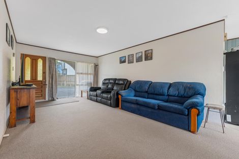 Photo of property in 7a Kirrama Place, Conifer Grove, Takanini, 2112