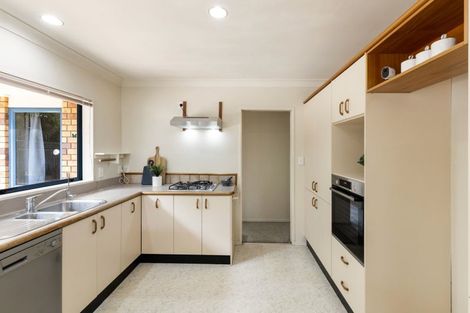 Photo of property in 22 Bouverie Crescent, Flagstaff, Hamilton, 3210