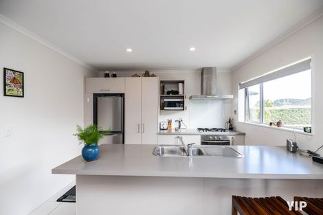 Photo of property in 229 Mark Avenue, Grenada Village, Wellington, 6037